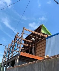 柬埔寨夫妻”分”家:房子被分成了两半 源码